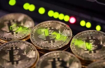Bitcoin mining dashboard displaying energy-efficient performance metrics